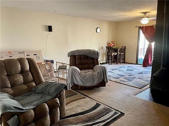 5th image of 3905 E Hills Dr