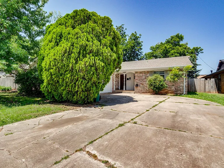 11007 Greystone Ave — Photo 3