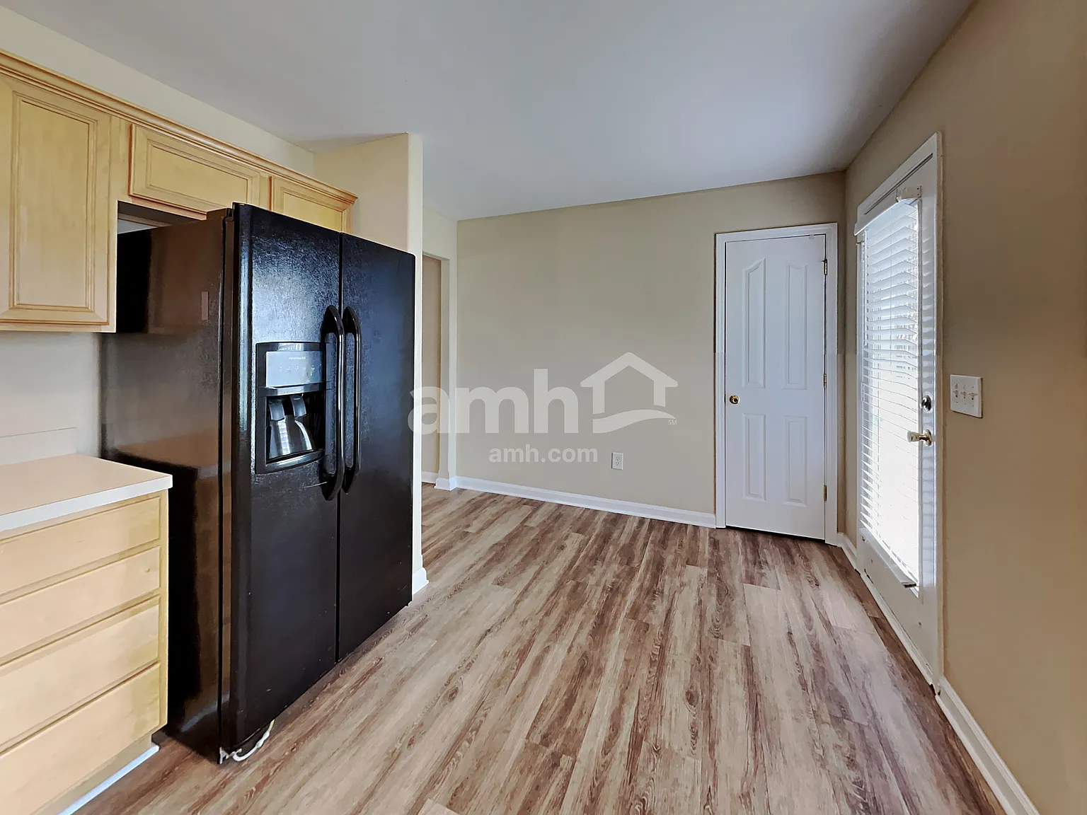 3 bed, 2.0 bath, 2039 sqft, $2,380 — Photo 4
