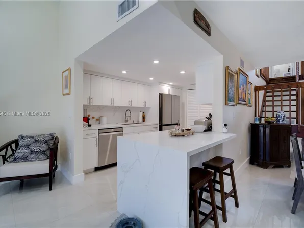 13370 SW 89th Ter APT E, Miami, FL 33186