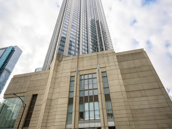 512 N McClurg Ct APT 907, Chicago, IL 60611