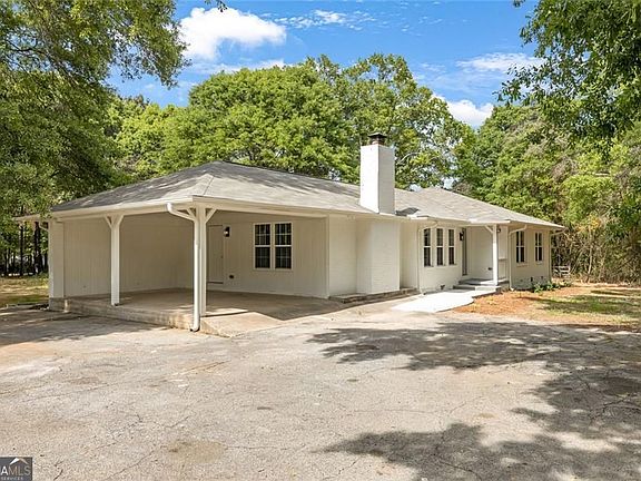 2nd image of 3466 Zingara Rd NE