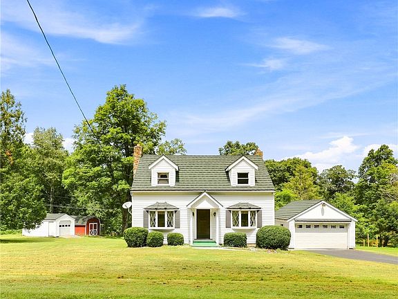 2nd image of 488 Bloom Rd