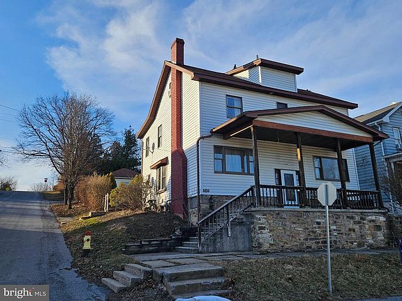 2nd image of 2430 Oak Ave