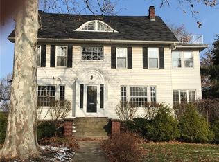 2649 Edgehill Rd, Cleveland Heights, OH 44106