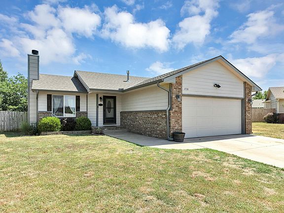 2nd image of 1730 E Winterset Cir