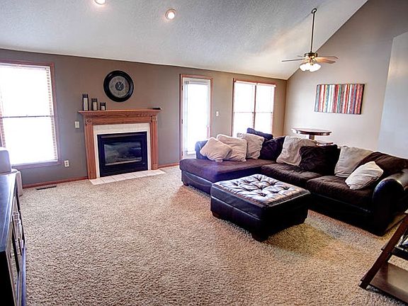 2nd image of 801 Country Creek Dr