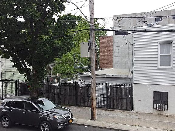 2nd image of 3725 Barnes Ave