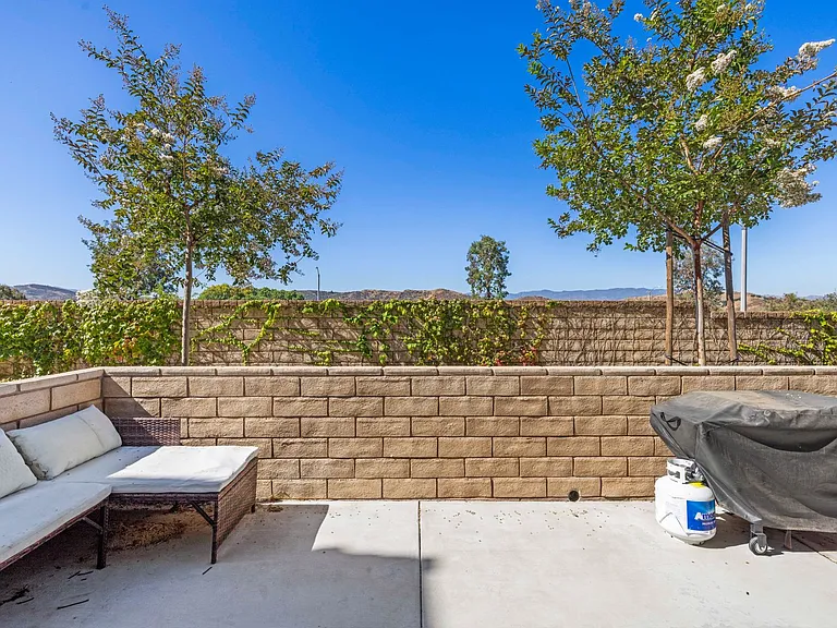 22760 Harmony Dr — Photo 36
