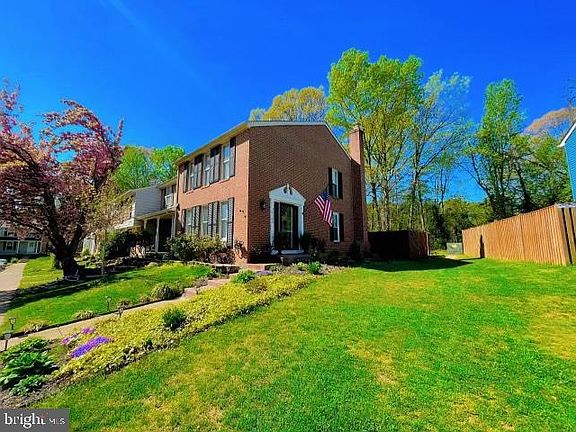 2nd image of 16164 Henderson Ln