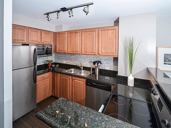 2nd image of 4334 N Hazel 2/1 Townhome