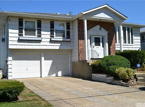2nd image of 799 Bonnie Dr
