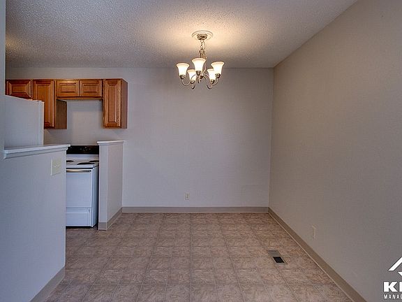 5th image of 3441 S Saint Clair Ave