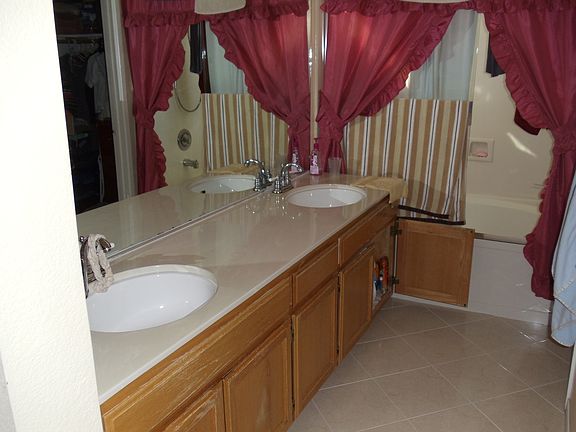 2nd image of 1529 Oyama Dr