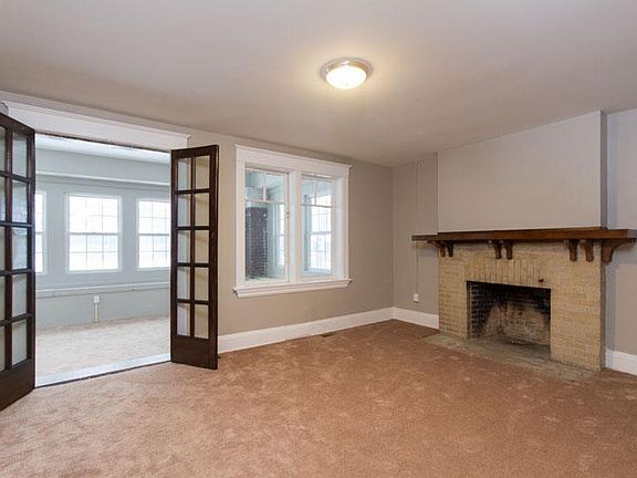 3rd image of 27 Jewett Pkwy #9zgvkn1st