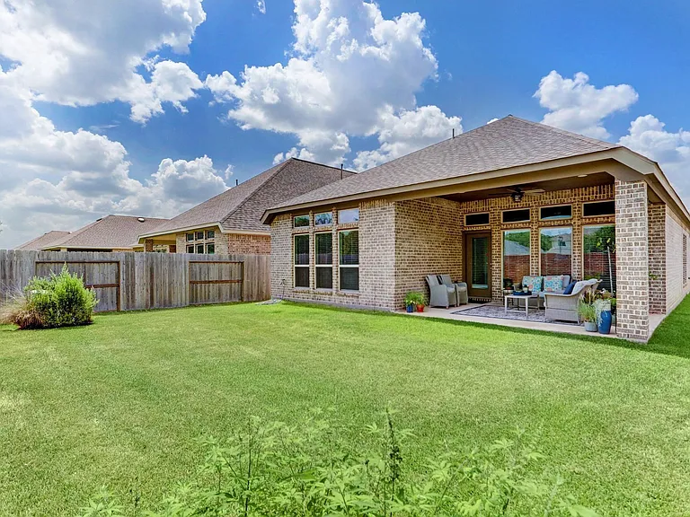 8126 Silverspot Ln — Photo 35