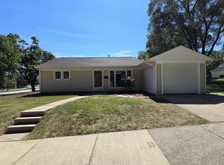 8411 Hill St, Wauwatosa, WI 53226