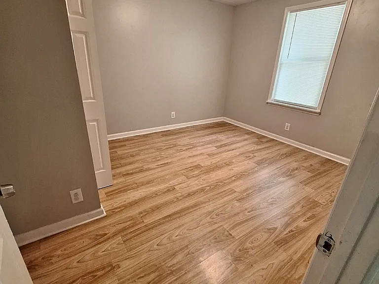 118B N Poole St — Photo 2