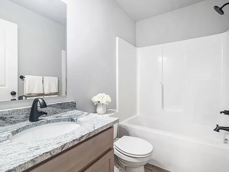 17545 Beechwood Ln — Photo 27