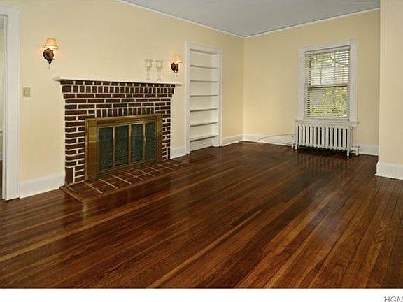 3rd image of 442 N Barry Ave