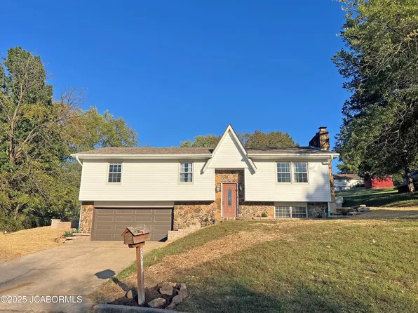 2303 Carl Lane Ct, Jefferson City, MO 65101