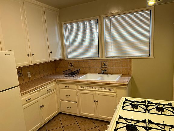 5th image of 1228 S Westmoreland Ave #1