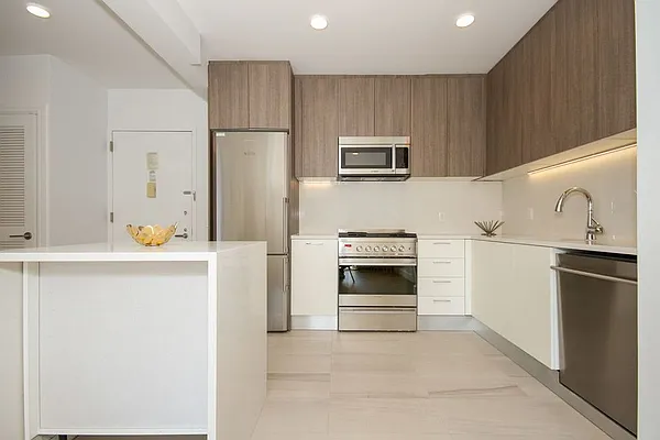 Rented by REAL New York | media 27