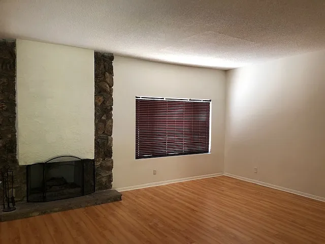 10715 Baton Rouge Ave — Photo 2