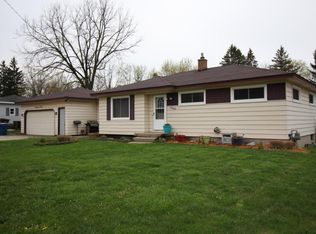 1740 Westwood Dr NE, Grand Rapids, MI 49525