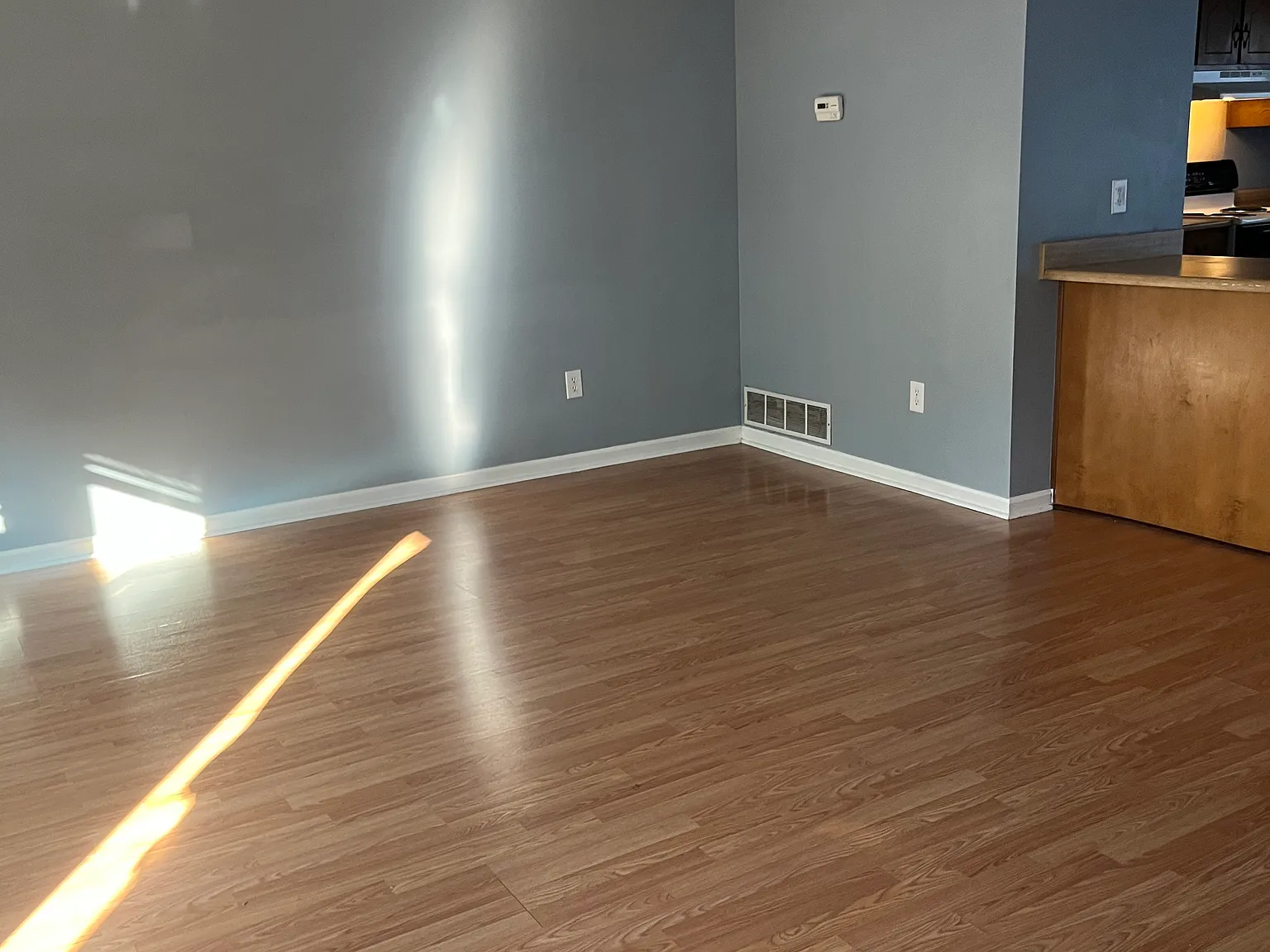 3 bed, 1280 sqft, $1,250 — Photo 2