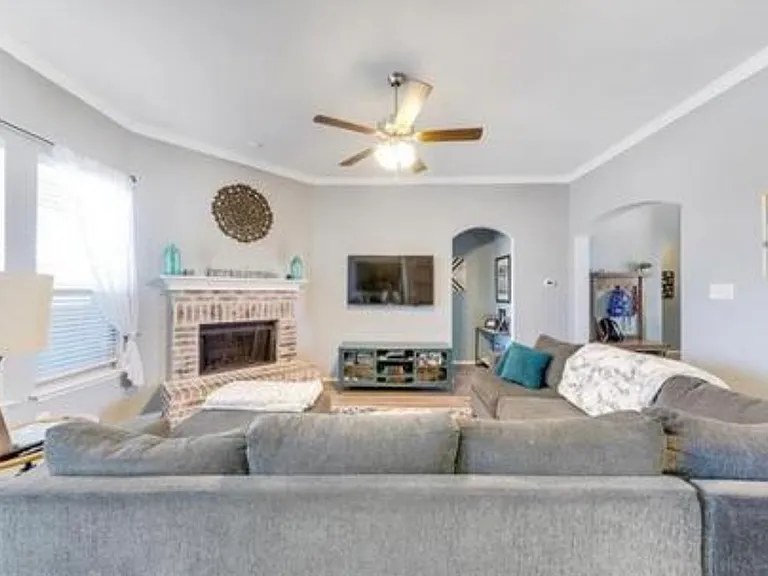 508 Timber Dr — Photo 5