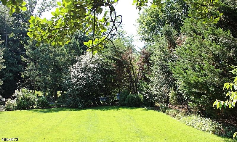 2nd image of 62 Colonial Way