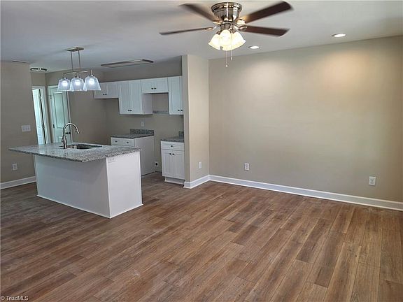 2nd image of 1402 Leonard Ave
