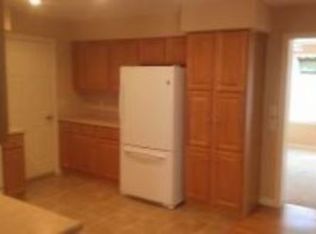 17 Looking Glass Cir, Uncasville, CT 06382
