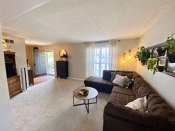 5th image of 27 Paul Ln