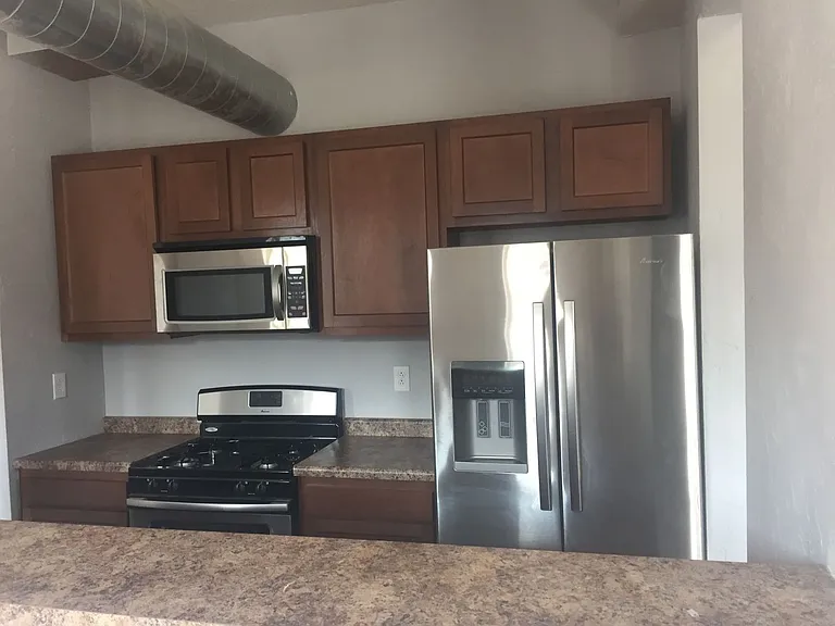 1021 E Carson St — Photo 33
