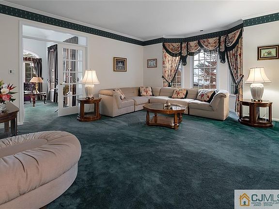 5th image of 11 Snowbird Ct
