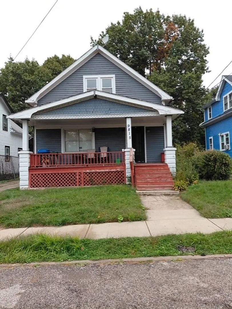 9815 Reno Ave, Up — Photo 1