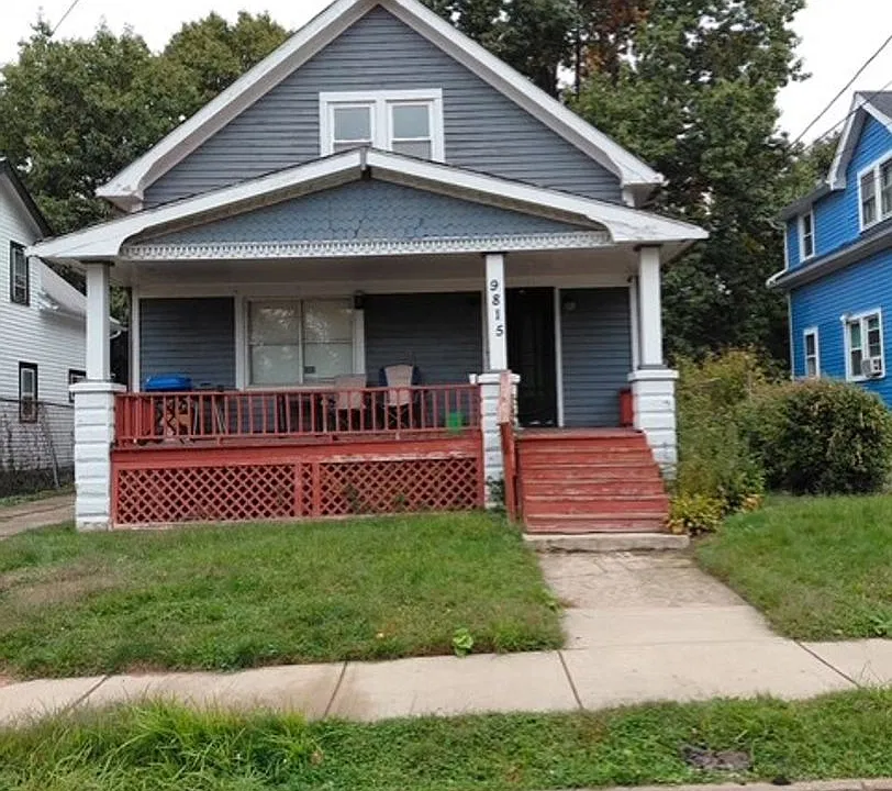 9815 Reno Ave