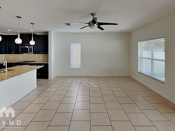 3rd image of 642 Vitoria Rd