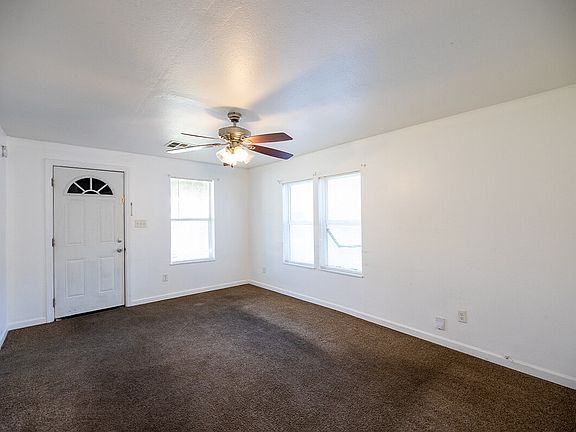 1002-17th-Street-living_11072025