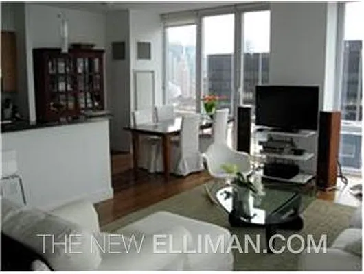 Rented by Douglas Elliman | media 17