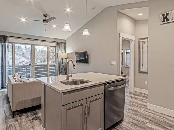504 NW Newport Ave #B, Bend, OR 97703