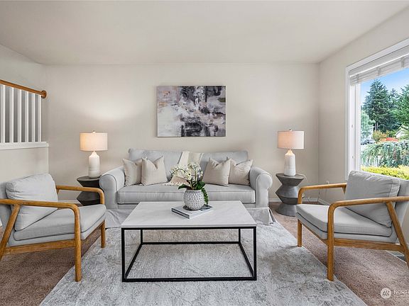 3rd image of 10110 201st Avenue Ct E