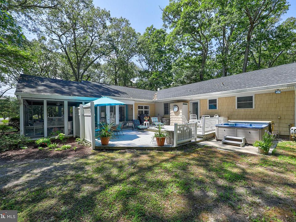 1st image of 505 School Ln