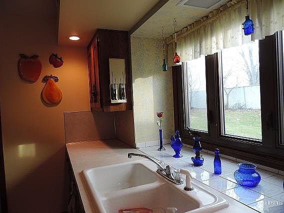 4th image of 6024 S Appaloosa Dr