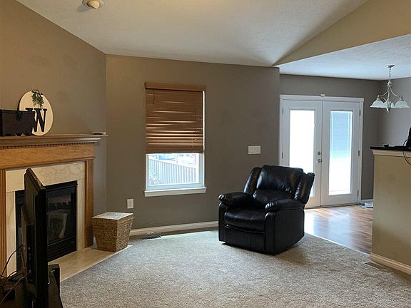 2nd image of 1729 Stewart Dr