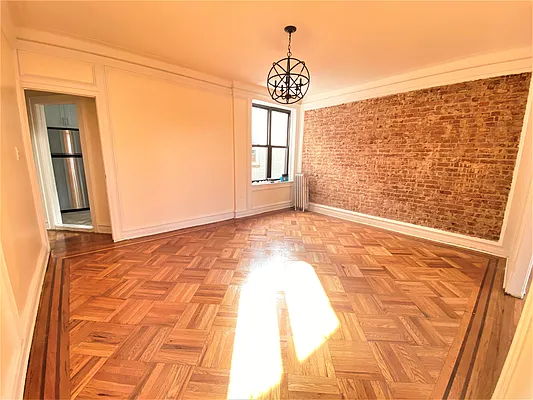 Rented by Prospect Equities Real Estate Corp | media 9