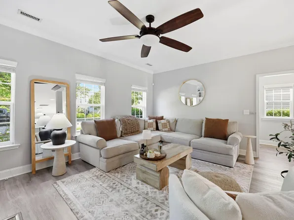1115 Ileagnes Rd, Raleigh, NC 27603