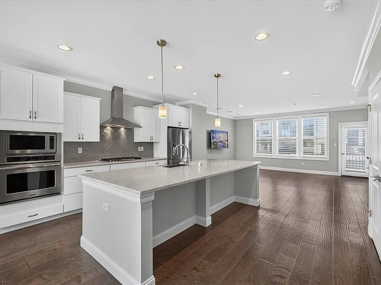8013 Central Park Dr — Photo 12